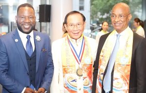 Amb.Hugues Sanon with Dr. Hong Tao-Tze and his excellency Cellou Dalein Diallo, former prime minister of Guinea